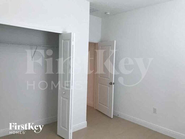 Building Photo - 418 Churchill Ct
