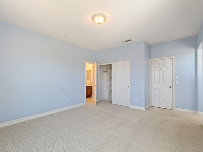 Building Photo - 5250 Coleridge Ct