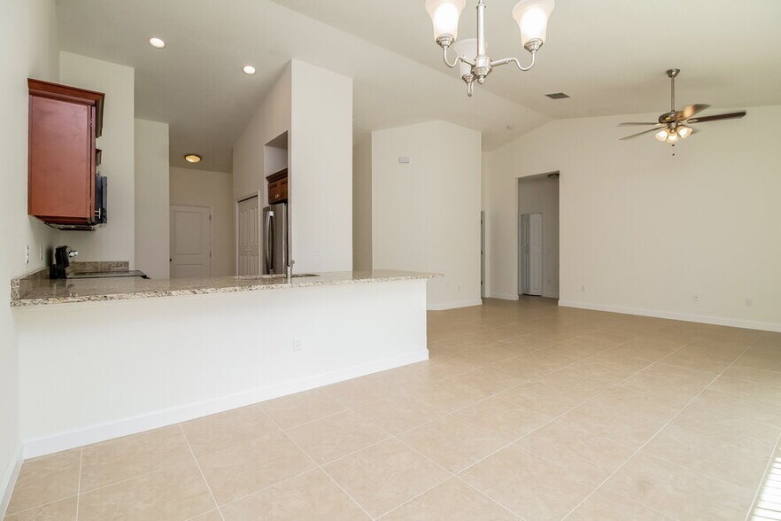 Building Photo - 101 Burlington Pl