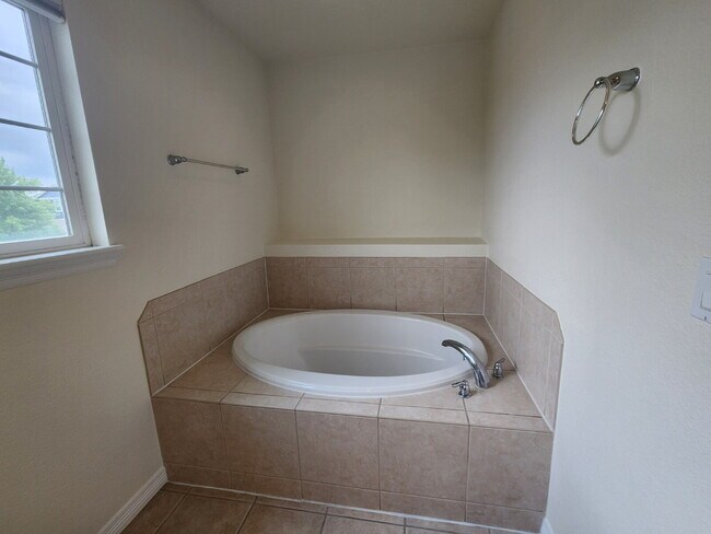 Building Photo - Beautiful 4 Bedroom Home In Beacon Point! Cherry Creek Schools!