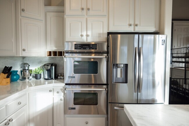 Building Photo - 10098 Wasatch Blvd