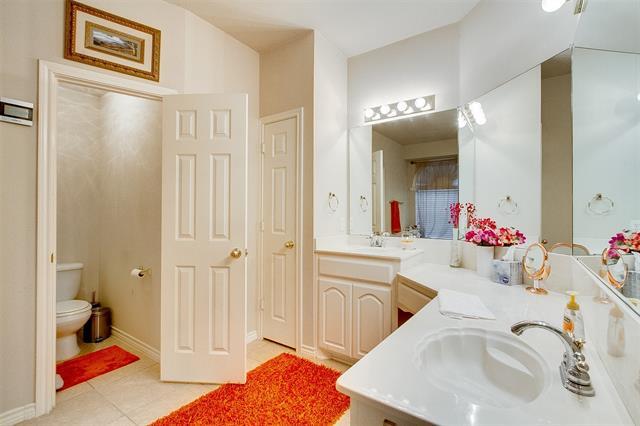 Building Photo - 705 Sundown Way