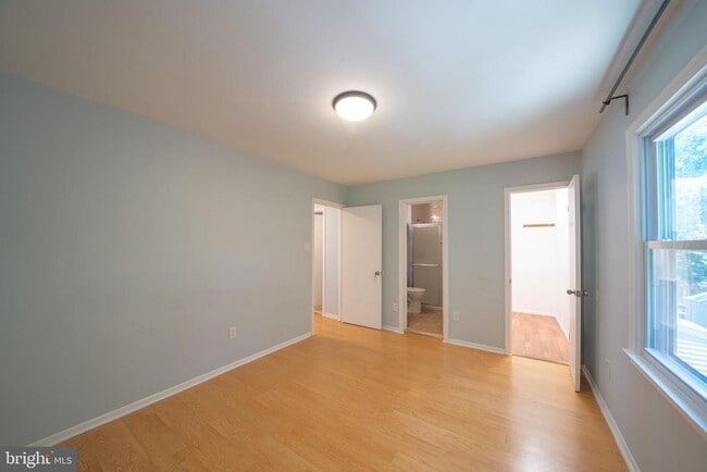 Building Photo - 9572 Inverary Ct