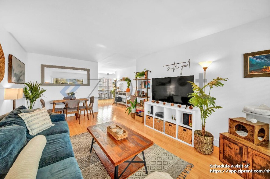 Building Photo - 2884 Sawtelle Blvd