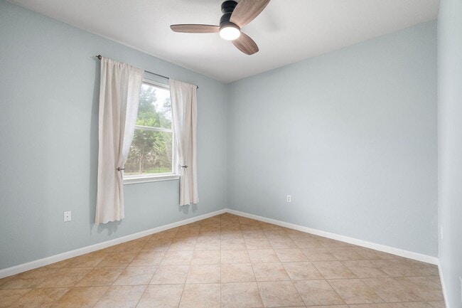 Building Photo - 104 Bronco Cir