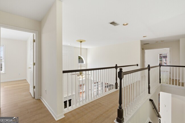 Building Photo - 1702 Clay Brooke Ct SE