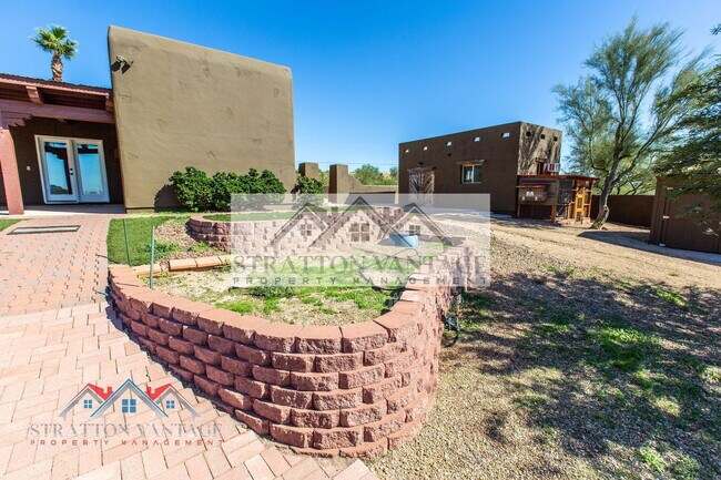 Building Photo - 39614 N 7th St