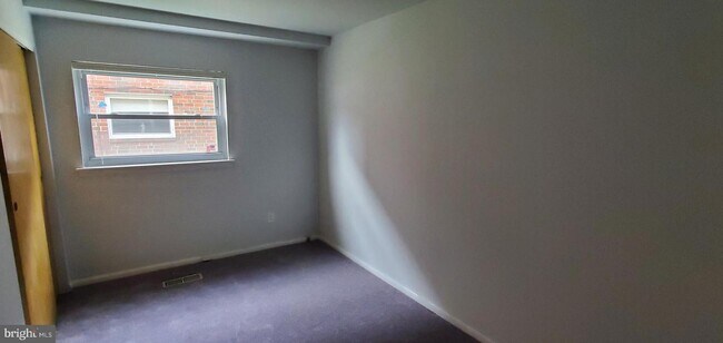 Building Photo - 2170 Strahle St
