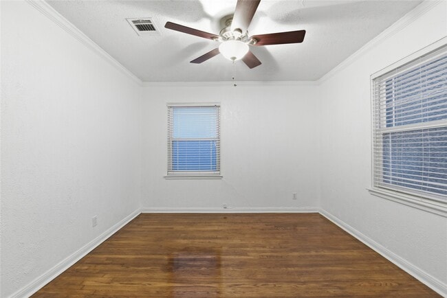 Building Photo - 1814 Chantilly Ln