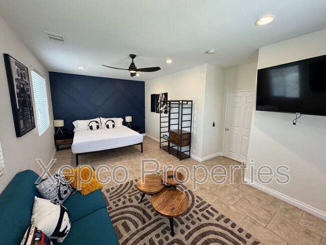Building Photo - 80746 Diamondback Trail
