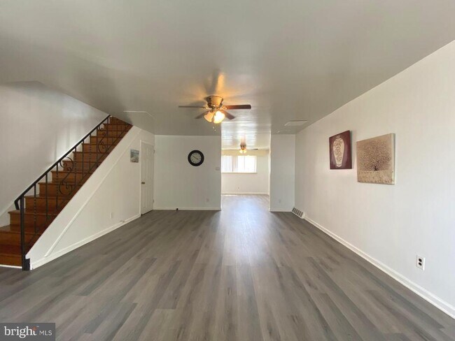 Building Photo - 12673 Biscayne Dr