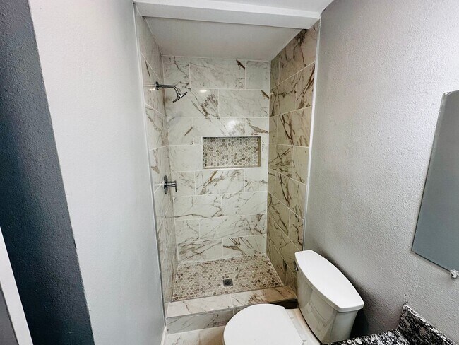 Building Photo - An Amazing West Little Rock Home, Close To...