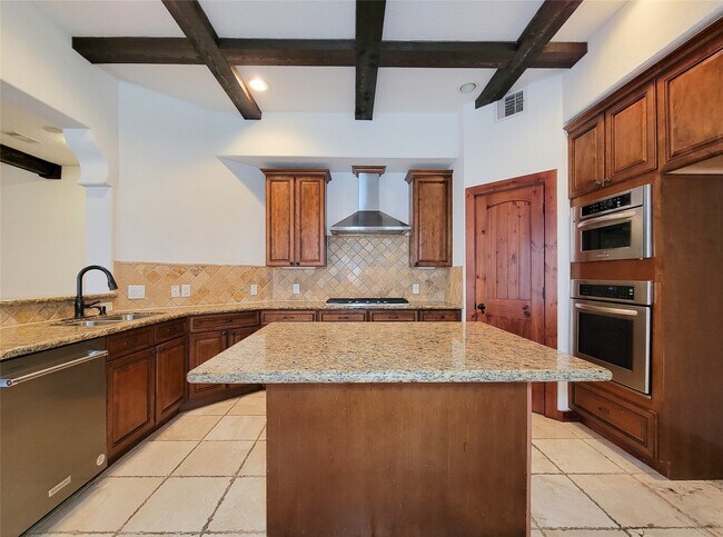 Building Photo - 1801 W 24th St