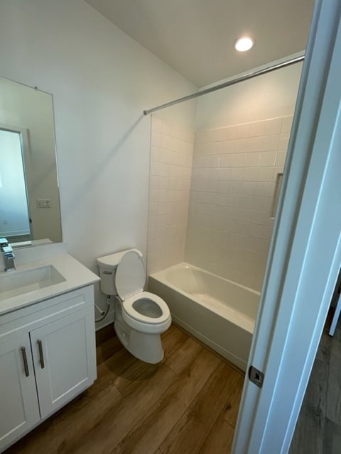 restroom - 2560 Valentina Way