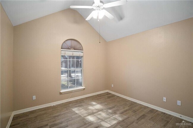 Building Photo - 23 Ora St