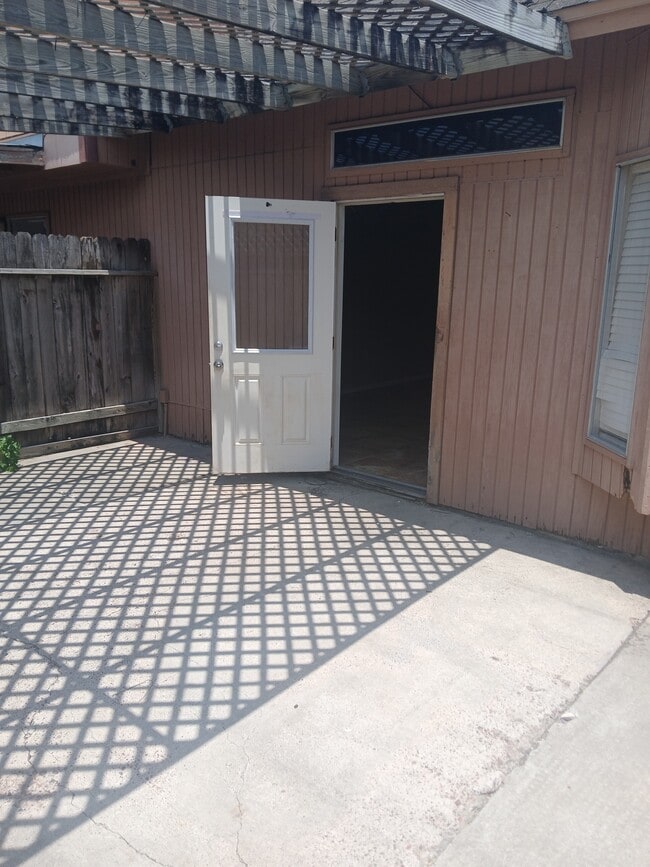 Building Photo - 5101 Middlecoff Cir