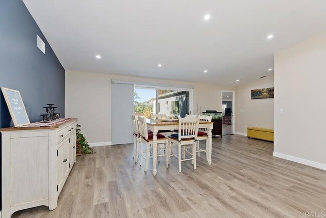 Building Photo - 1806 Wight Way