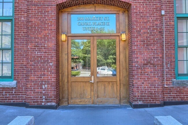 Building Photo - 200 Market St