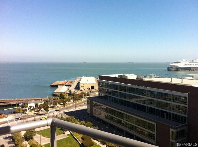 Building Photo - 420 Mission Bay Boulevard North