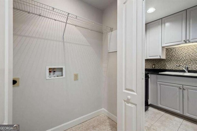 Building Photo - 195 14th St NE