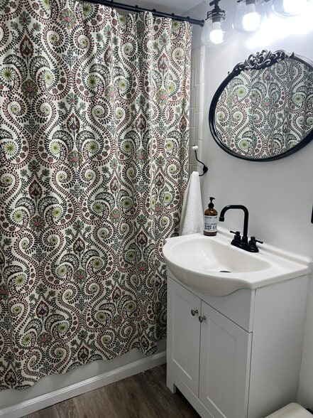 Bathroom - 315 S Washington St