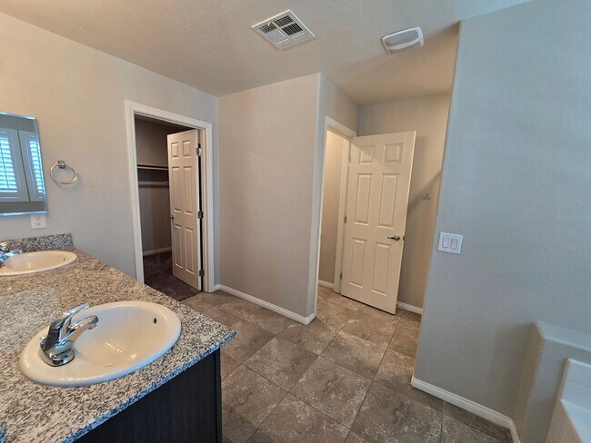 Building Photo - Corner Lot in Southwest Las Vegas