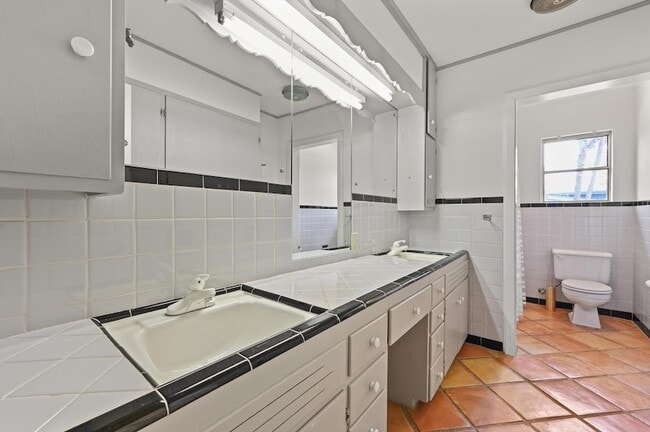 Building Photo - 2807 Hatley Dr