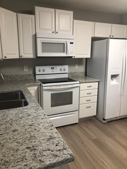New granite countertops - 126 Rusk St