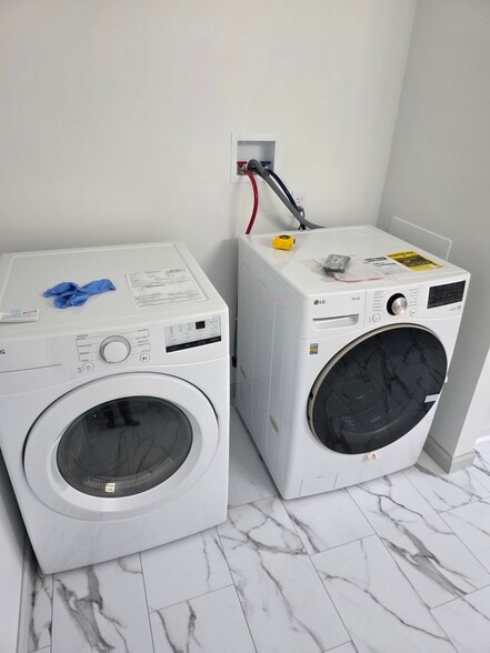 Building Photo - 375 Fulton St