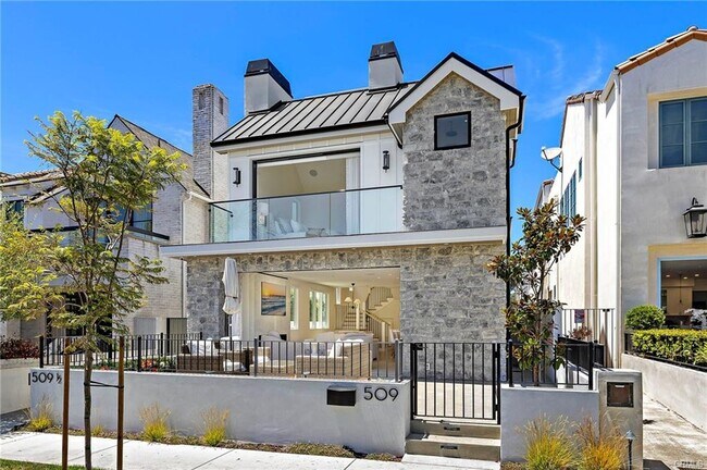 Building Photo - 509 Carnation Ave