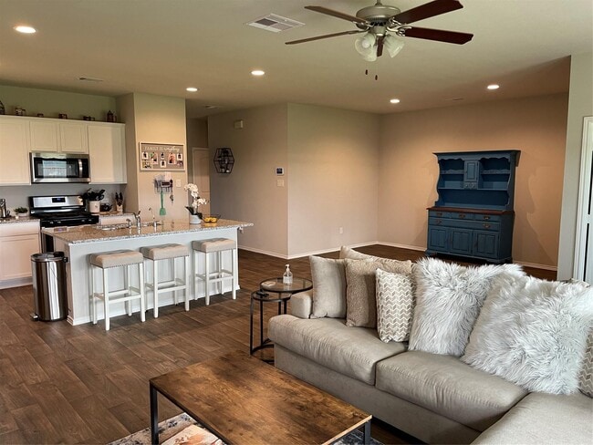 Building Photo - 18356 Klamath Falls Ln