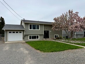 Building Photo - 4-bedroom / 2 bath Home located in a Heights area in Clarkston, WA
