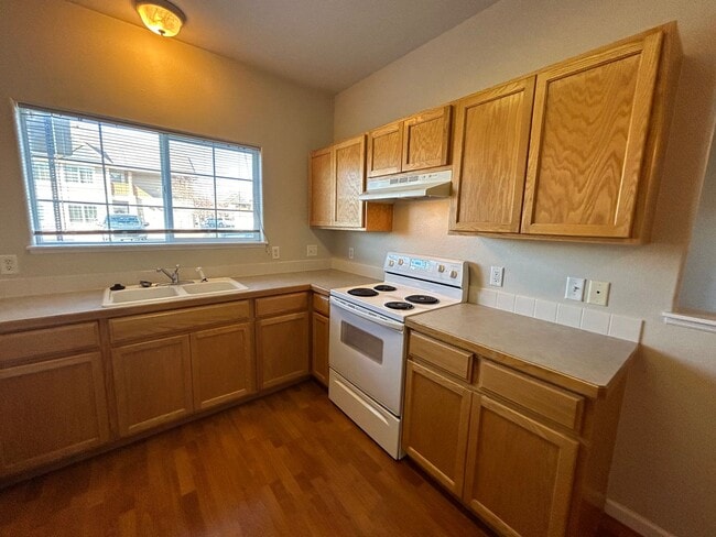 Building Photo - A Cozy Windsor Retreat with Open Living Space