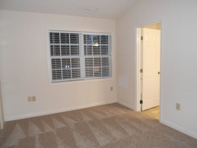 Building Photo - Hammock Ave