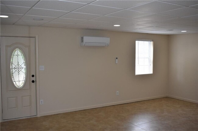 Building Photo - 132 Venture Path
