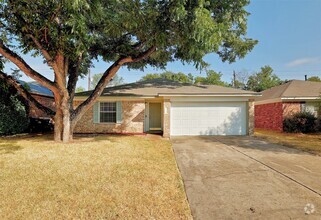 Building Photo - 9724 Copper Creek Dr
