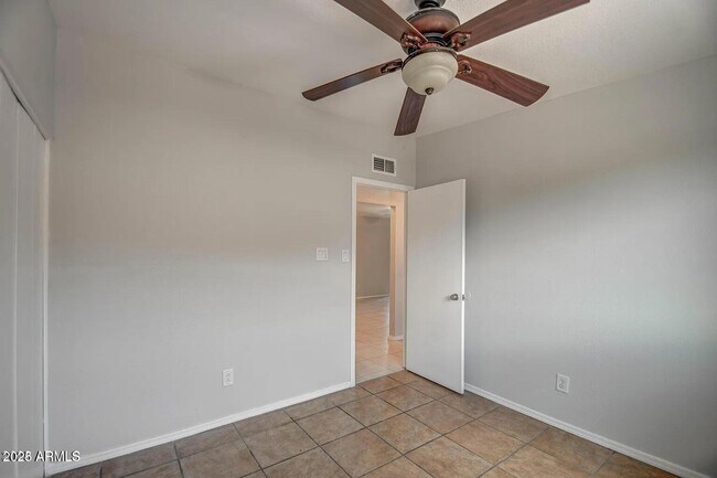 Building Photo - 1612 E Gaylon Dr