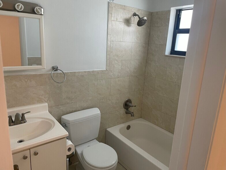 Building Photo - 1993 W 2nd Ave