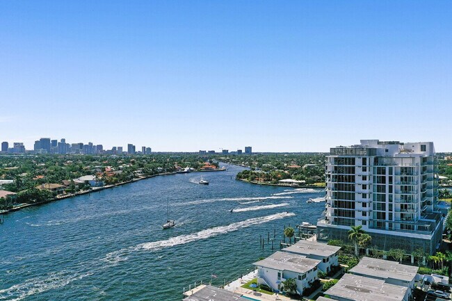 Building Photo - 2908 Bayshore Dr