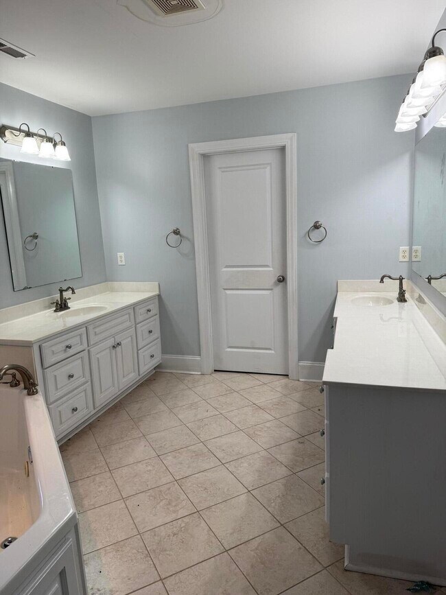 Building Photo - 1270 Winyah St