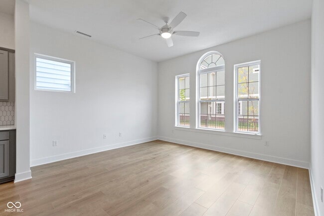 Building Photo - 549 Gilder Dr