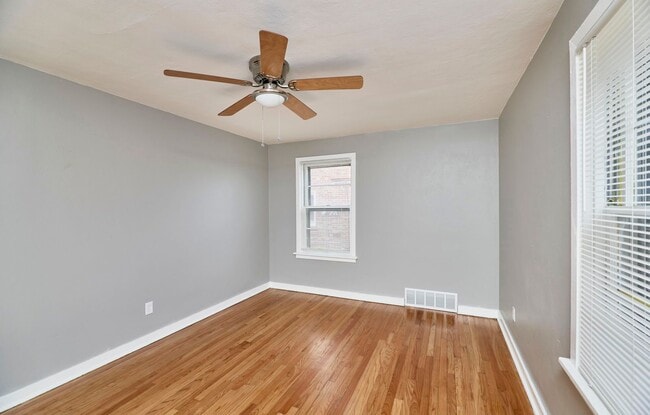 Building Photo - 7361 Melrose Ave