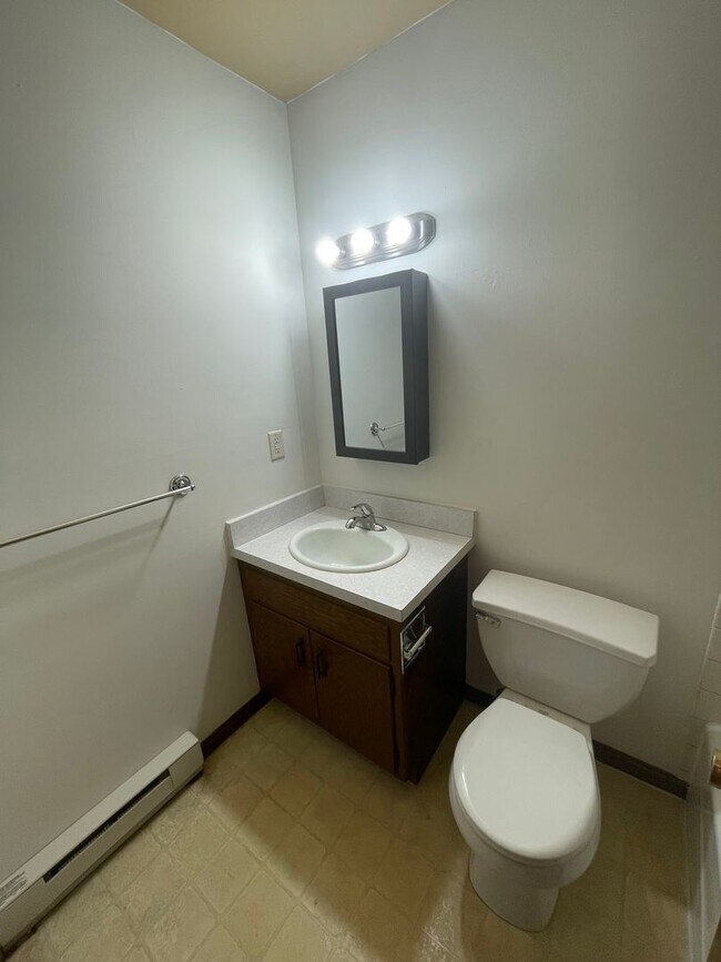 Building Photo - 550 S Hanover St