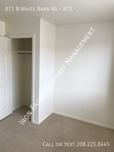 Building Photo - 871 N White Barn Rd