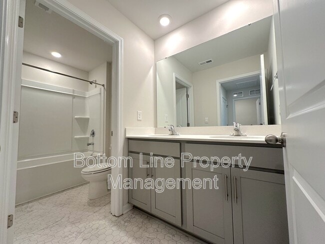 Building Photo - 2129 Allium Dr
