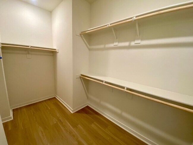 Building Photo - Modern 3-Bed, 3-Bath Home with Garage & Re...