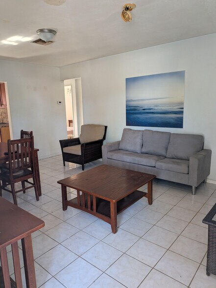 Building Photo - 4180 NW 11th Ave