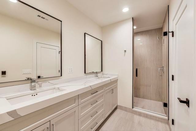 Building Photo - 5015 N Lincoln Ave