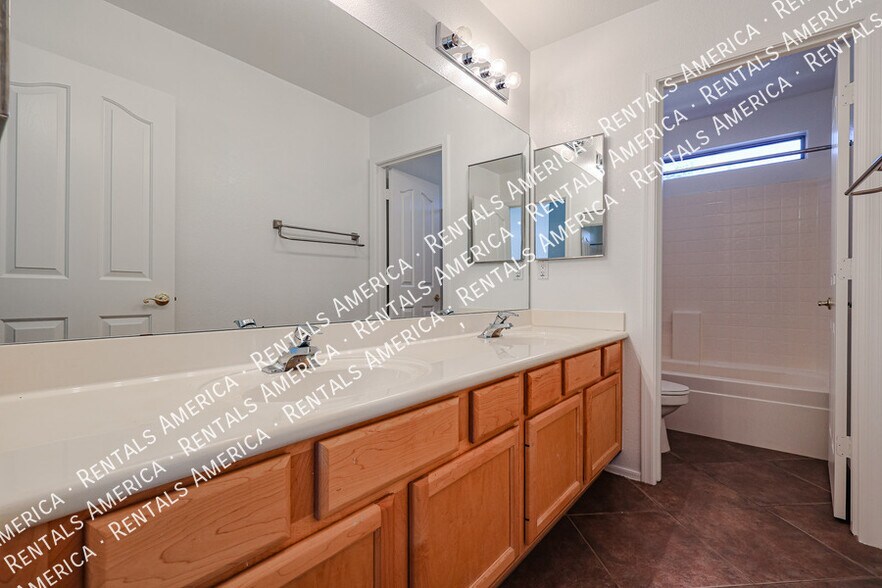 Building Photo - 33251 N Symer Dr