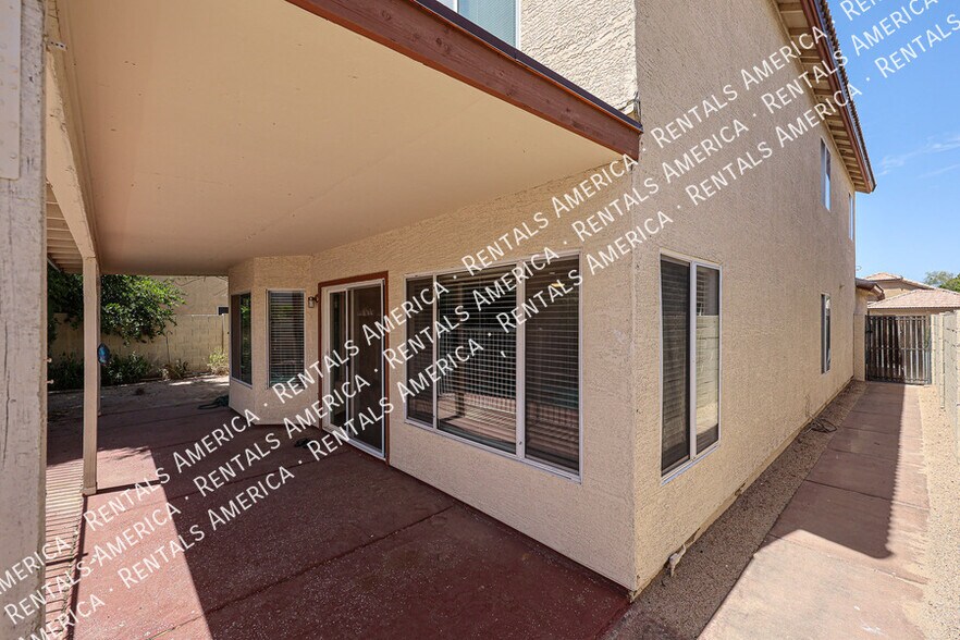Building Photo - 820 N Granada Dr